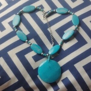 Chic Turquoise Oval Beaded Necklace